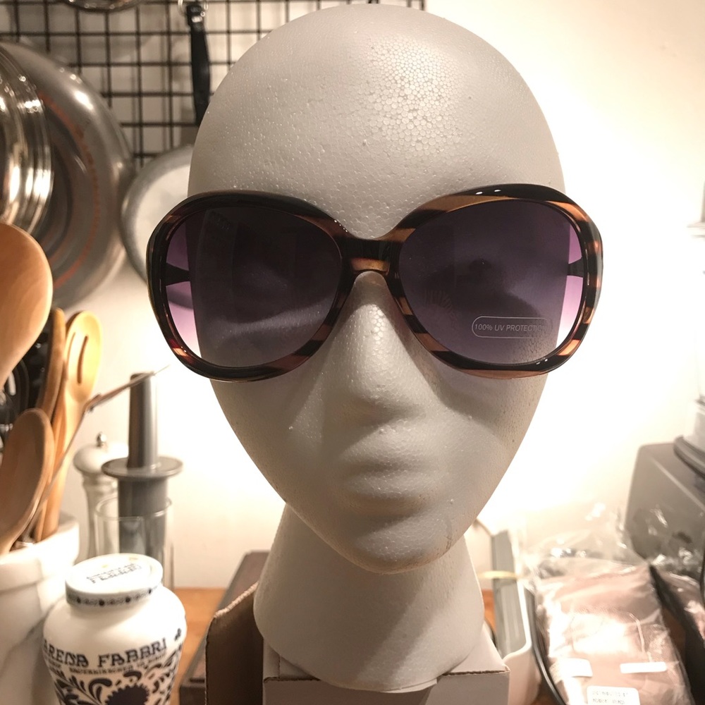 Robert Vendi Jackie O Sunglasses w/case + cloth --NIB
